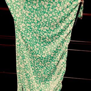 Tube Dress nice green print, stretchy comes with removable straps
